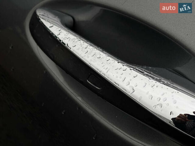 Серый Мерседес ГЛЦ-Класс, объемом двигателя 1.99 л и пробегом 140 тыс. км за 37900 $, фото 1 на Automoto.ua