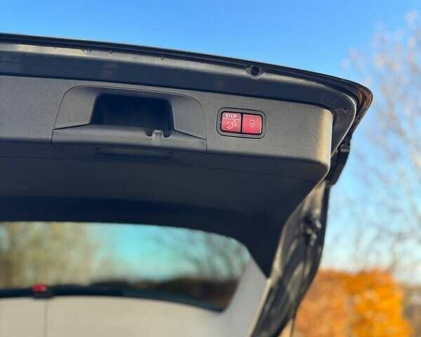 Серый Мерседес ГЛЦ-Класс, объемом двигателя 2.14 л и пробегом 87 тыс. км за 29990 $, фото 19 на Automoto.ua