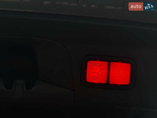 Серый Мерседес ГЛЦ-Класс, объемом двигателя 1.99 л и пробегом 140 тыс. км за 37900 $, фото 13 на Automoto.ua