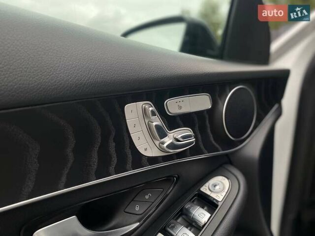 Серый Мерседес ГЛЦ-Класс, объемом двигателя 1.99 л и пробегом 91 тыс. км за 29990 $, фото 29 на Automoto.ua