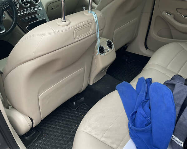 Серый Мерседес ГЛЦ-Класс, объемом двигателя 1.99 л и пробегом 140 тыс. км за 25500 $, фото 8 на Automoto.ua