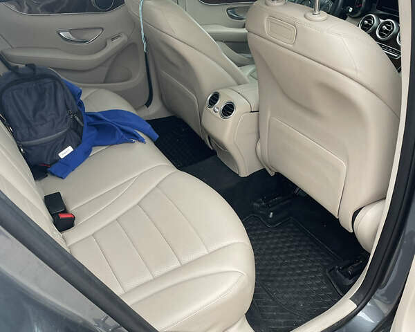 Серый Мерседес ГЛЦ-Класс, объемом двигателя 1.99 л и пробегом 140 тыс. км за 25500 $, фото 4 на Automoto.ua