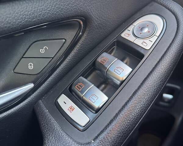 Серый Мерседес ГЛЦ-Класс, объемом двигателя 2.14 л и пробегом 196 тыс. км за 27400 $, фото 23 на Automoto.ua