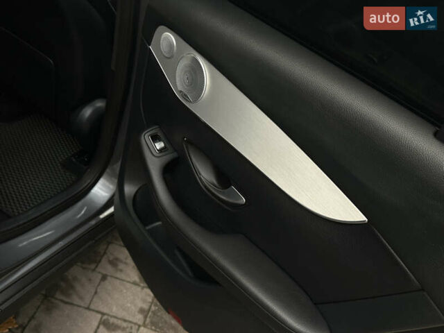 Сірий Мерседес ГЛЦ-Клас, об'ємом двигуна 1.99 л та пробігом 94 тис. км за 28800 $, фото 116 на Automoto.ua