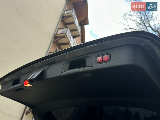 Сірий Мерседес ГЛЦ-Клас, об'ємом двигуна 1.99 л та пробігом 94 тис. км за 28800 $, фото 125 на Automoto.ua