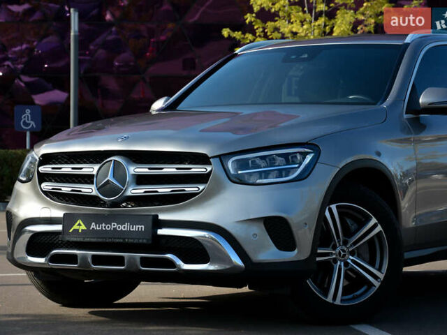 Серый Мерседес ГЛЦ-Класс, объемом двигателя 1.95 л и пробегом 153 тыс. км за 41900 $, фото 1 на Automoto.ua