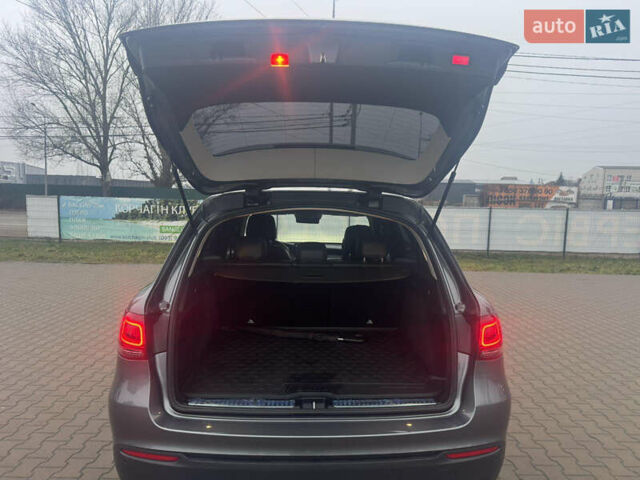 Серый Мерседес ГЛЦ-Класс, объемом двигателя 1.95 л и пробегом 130 тыс. км за 36000 $, фото 5 на Automoto.ua