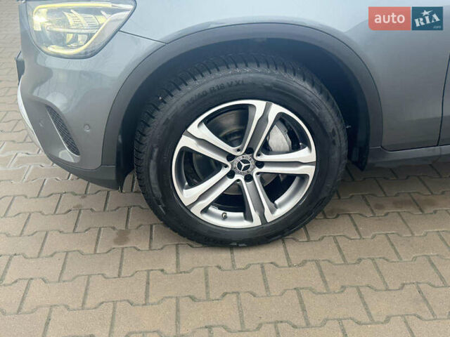 Серый Мерседес ГЛЦ-Класс, объемом двигателя 1.95 л и пробегом 130 тыс. км за 36000 $, фото 3 на Automoto.ua