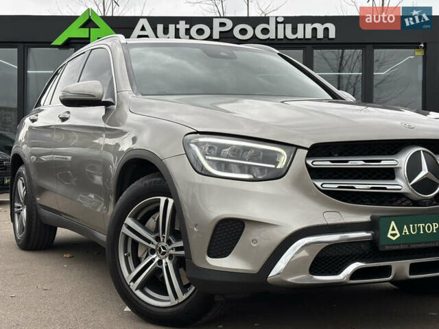 Сірий Мерседес ГЛЦ-Клас, об'ємом двигуна 1.95 л та пробігом 156 тис. км за 37900 $, фото 1 на Automoto.ua