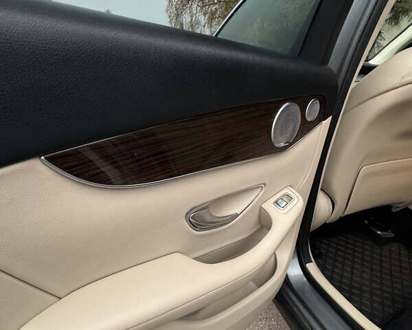 Серый Мерседес ГЛЦ-Класс, объемом двигателя 2 л и пробегом 130 тыс. км за 31600 $, фото 25 на Automoto.ua