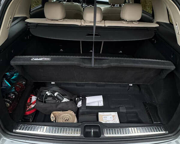 Серый Мерседес ГЛЦ-Класс, объемом двигателя 2 л и пробегом 130 тыс. км за 31600 $, фото 33 на Automoto.ua