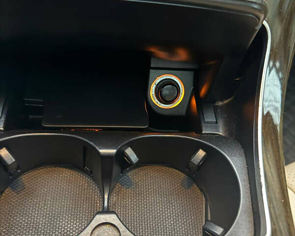 Серый Мерседес ГЛЦ-Класс, объемом двигателя 2 л и пробегом 130 тыс. км за 31600 $, фото 30 на Automoto.ua