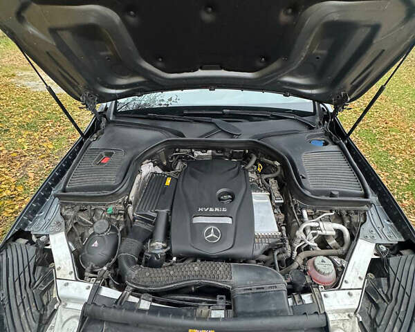 Серый Мерседес ГЛЦ-Класс, объемом двигателя 2 л и пробегом 130 тыс. км за 31600 $, фото 35 на Automoto.ua