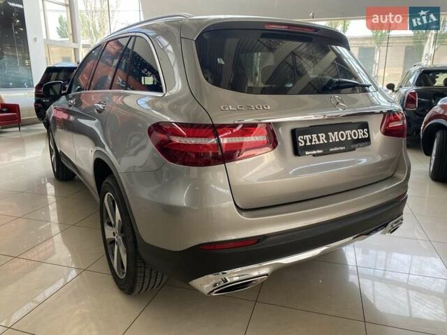 Серый Мерседес ГЛЦ-Класс, объемом двигателя 1.99 л и пробегом 58 тыс. км за 29999 $, фото 11 на Automoto.ua
