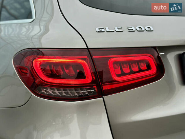 Сірий Мерседес ГЛЦ-Клас, об'ємом двигуна 2 л та пробігом 77 тис. км за 32490 $, фото 16 на Automoto.ua