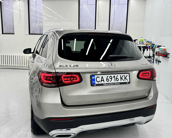 Серый Мерседес ГЛЦ-Класс, объемом двигателя 1.99 л и пробегом 75 тыс. км за 37500 $, фото 6 на Automoto.ua