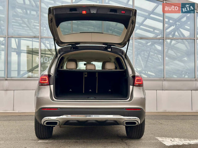 Сірий Мерседес ГЛЦ-Клас, об'ємом двигуна 2 л та пробігом 77 тис. км за 32490 $, фото 22 на Automoto.ua