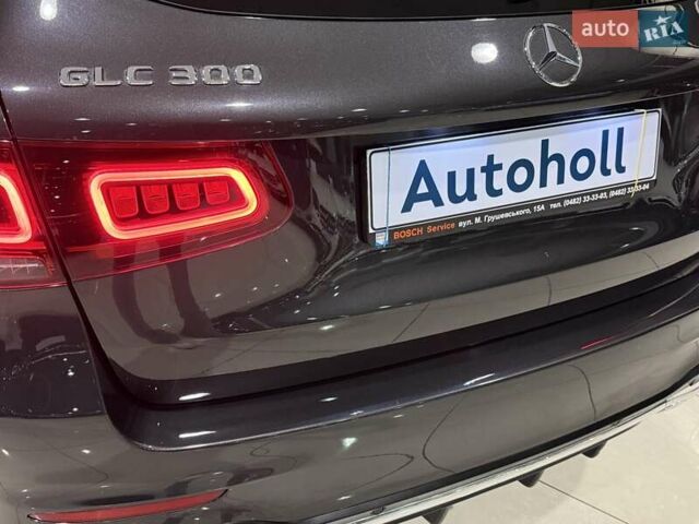 Серый Мерседес ГЛЦ-Класс, объемом двигателя 1.99 л и пробегом 95 тыс. км за 35500 $, фото 13 на Automoto.ua