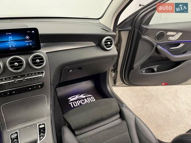 Серый Мерседес ГЛЦ-Класс, объемом двигателя 1.95 л и пробегом 45 тыс. км за 50700 $, фото 52 на Automoto.ua