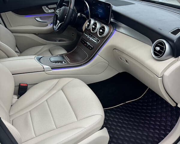 Серый Мерседес ГЛЦ-Класс, объемом двигателя 1.99 л и пробегом 75 тыс. км за 37500 $, фото 10 на Automoto.ua