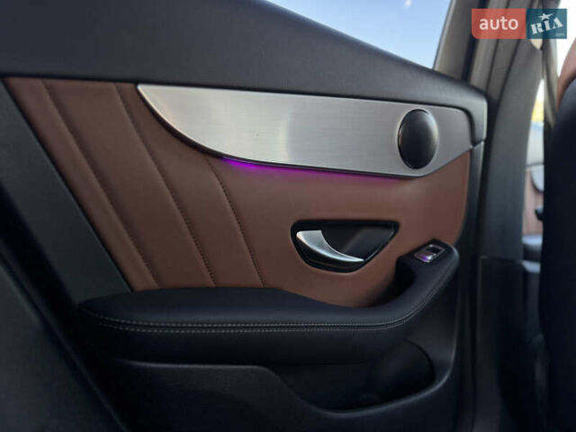 Серый Мерседес ГЛЦ-Класс, объемом двигателя 2 л и пробегом 99 тыс. км за 45300 $, фото 23 на Automoto.ua