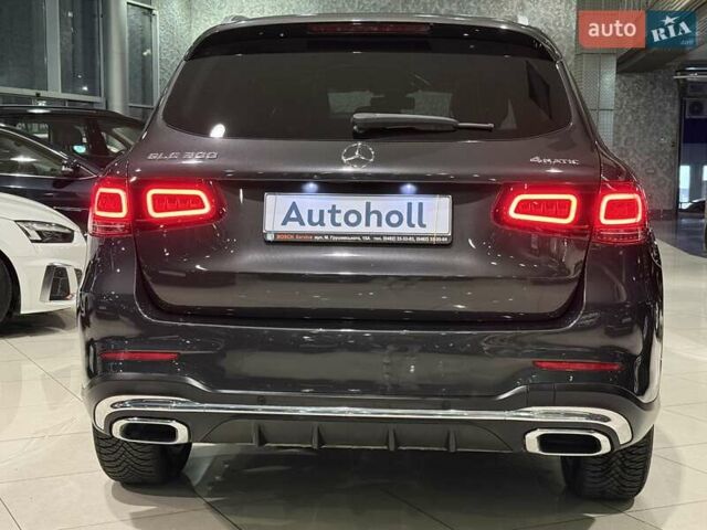 Серый Мерседес ГЛЦ-Класс, объемом двигателя 1.99 л и пробегом 95 тыс. км за 35500 $, фото 10 на Automoto.ua