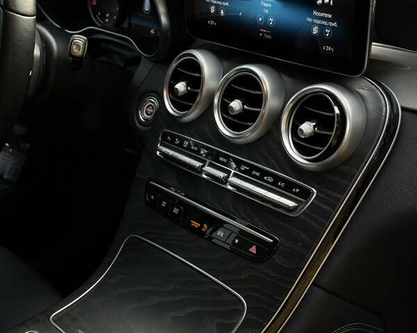 Серый Мерседес ГЛЦ-Класс, объемом двигателя 2 л и пробегом 90 тыс. км за 28500 $, фото 11 на Automoto.ua