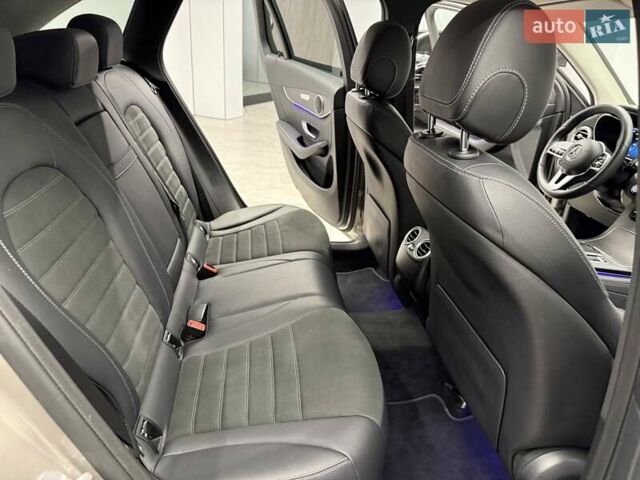 Серый Мерседес ГЛЦ-Класс, объемом двигателя 1.95 л и пробегом 45 тыс. км за 50700 $, фото 37 на Automoto.ua