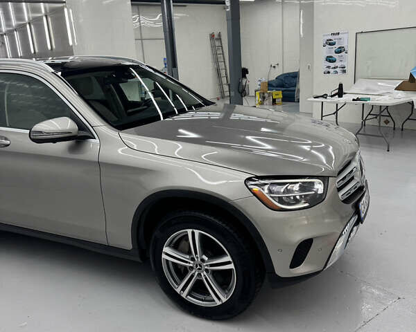 Серый Мерседес ГЛЦ-Класс, объемом двигателя 1.99 л и пробегом 75 тыс. км за 37500 $, фото 4 на Automoto.ua