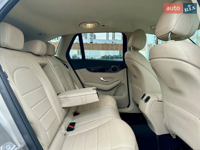 Сірий Мерседес ГЛЦ-Клас, об'ємом двигуна 2 л та пробігом 77 тис. км за 32490 $, фото 42 на Automoto.ua