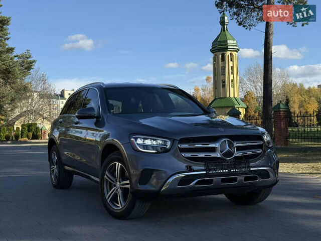Серый Мерседес ГЛЦ-Класс, объемом двигателя 2 л и пробегом 90 тыс. км за 28500 $, фото 1 на Automoto.ua