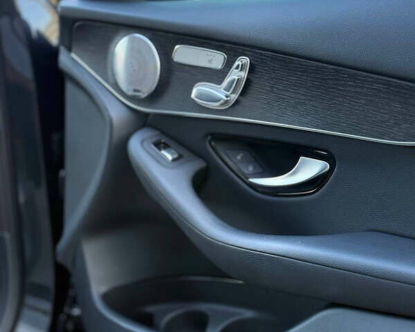 Серый Мерседес ГЛЦ-Класс, объемом двигателя 1.99 л и пробегом 75 тыс. км за 36000 $, фото 10 на Automoto.ua