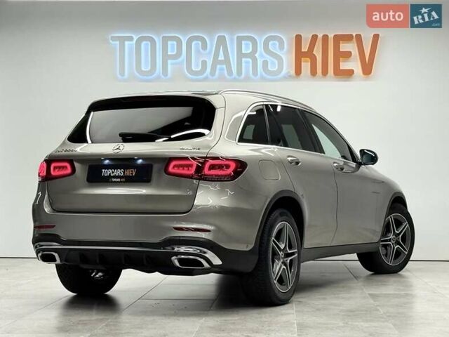 Серый Мерседес ГЛЦ-Класс, объемом двигателя 1.95 л и пробегом 45 тыс. км за 50700 $, фото 5 на Automoto.ua