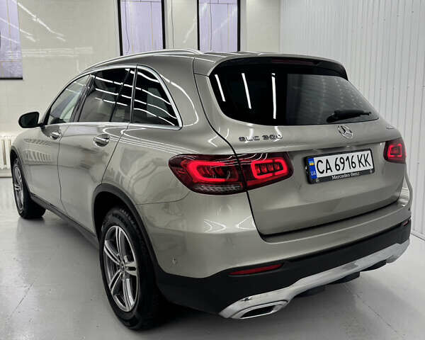 Серый Мерседес ГЛЦ-Класс, объемом двигателя 1.99 л и пробегом 75 тыс. км за 37500 $, фото 7 на Automoto.ua