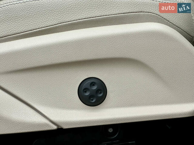 Сірий Мерседес ГЛЦ-Клас, об'ємом двигуна 2 л та пробігом 77 тис. км за 32490 $, фото 48 на Automoto.ua