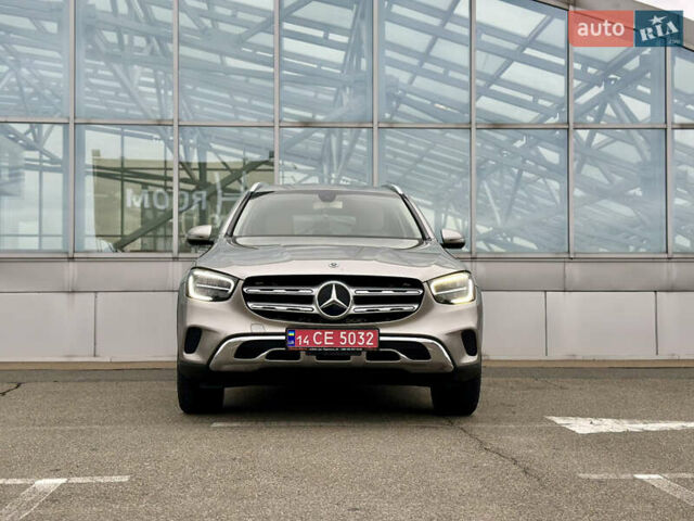 Мерседес ГЛЦ-Класс 2020 в Киеве на Automoto.ua Серый Мерседес ГЛЦ-Класс, объемом двигателя 2 л и пробегом 76 тыс. км за 33290 $, фото 1 на Automoto.ua