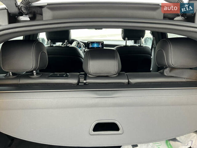 Серый Мерседес ГЛЦ-Класс, объемом двигателя 1.99 л и пробегом 35 тыс. км за 64000 $, фото 12 на Automoto.ua