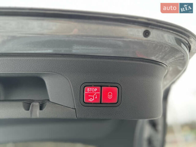 Серый Мерседес ГЛЦ-Класс, объемом двигателя 1.99 л и пробегом 35 тыс. км за 64000 $, фото 10 на Automoto.ua