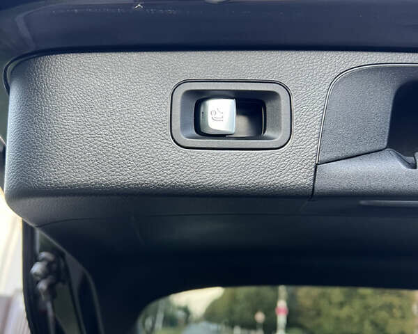 Серый Мерседес ГЛЦ-Класс, объемом двигателя 1.99 л и пробегом 154 тыс. км за 49800 $, фото 11 на Automoto.ua