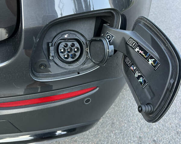 Серый Мерседес ГЛЦ-Класс, объемом двигателя 1.99 л и пробегом 154 тыс. км за 49800 $, фото 12 на Automoto.ua