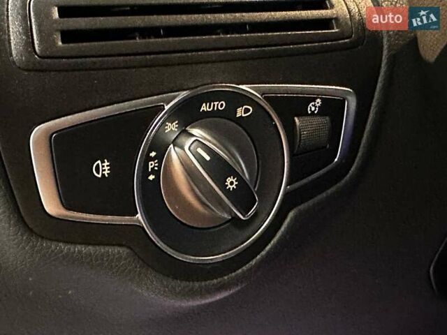 Серый Мерседес ГЛЦ-Класс, объемом двигателя 1.95 л и пробегом 72 тыс. км за 54900 $, фото 21 на Automoto.ua