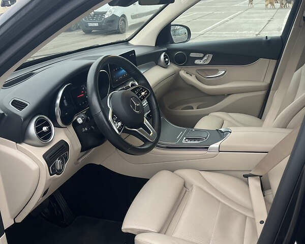 Серый Мерседес ГЛЦ-Класс, объемом двигателя 2 л и пробегом 80 тыс. км за 35500 $, фото 12 на Automoto.ua