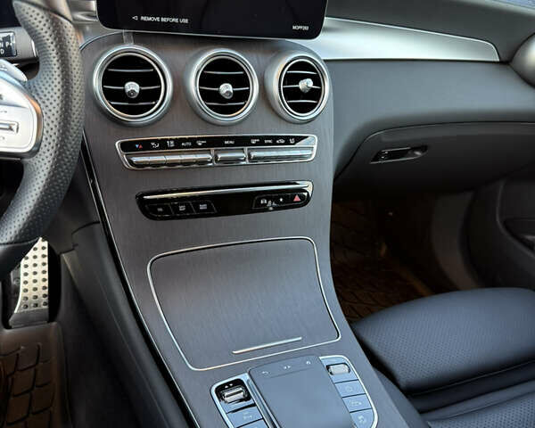 Серый Мерседес ГЛЦ-Класс, объемом двигателя 1.99 л и пробегом 18 тыс. км за 68000 $, фото 11 на Automoto.ua