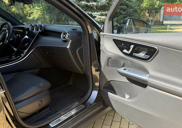 Серый Мерседес ГЛЦ-Класс, объемом двигателя 1.99 л и пробегом 54 тыс. км за 70000 $, фото 17 на Automoto.ua