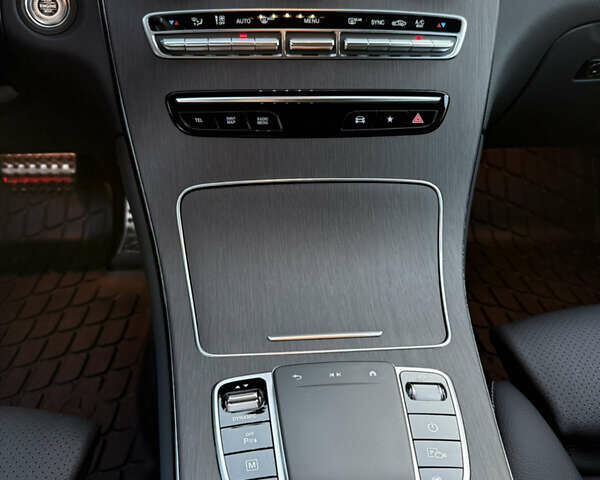 Серый Мерседес ГЛЦ-Класс, объемом двигателя 1.99 л и пробегом 18 тыс. км за 68000 $, фото 10 на Automoto.ua