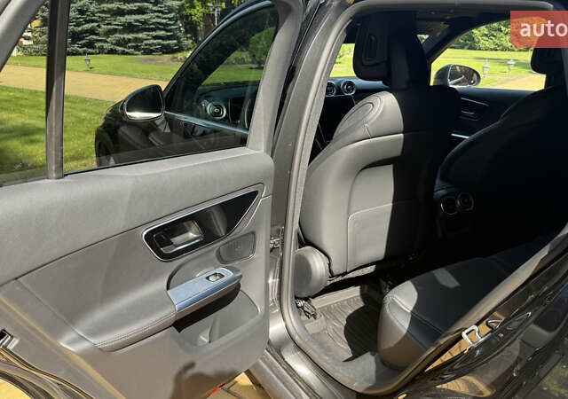 Серый Мерседес ГЛЦ-Класс, объемом двигателя 1.99 л и пробегом 54 тыс. км за 70000 $, фото 19 на Automoto.ua