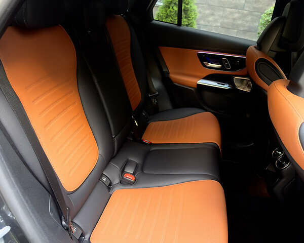 Серый Мерседес ГЛЦ-Класс, объемом двигателя 1.99 л и пробегом 24 тыс. км за 79999 $, фото 23 на Automoto.ua