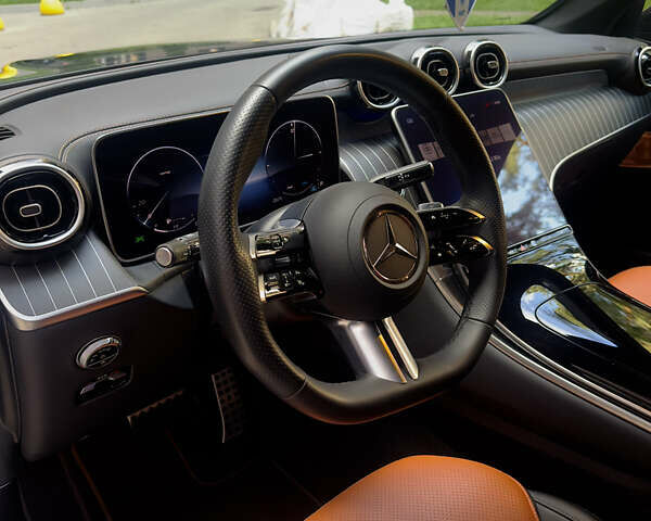 Серый Мерседес ГЛЦ-Класс, объемом двигателя 1.99 л и пробегом 24 тыс. км за 77800 $, фото 26 на Automoto.ua