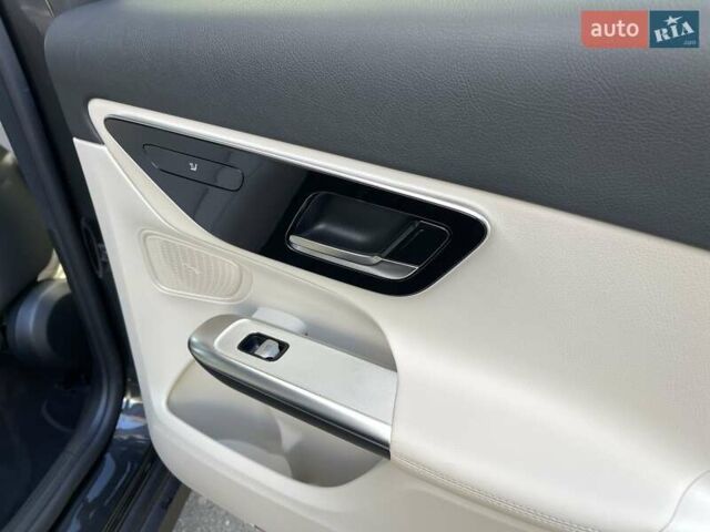 Серый Мерседес ГЛЦ-Класс, объемом двигателя 1.99 л и пробегом 10 тыс. км за 79999 $, фото 25 на Automoto.ua