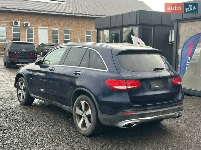 Синий Мерседес ГЛЦ-Класс, объемом двигателя 1.99 л и пробегом 140 тыс. км за 18900 $, фото 4 на Automoto.ua